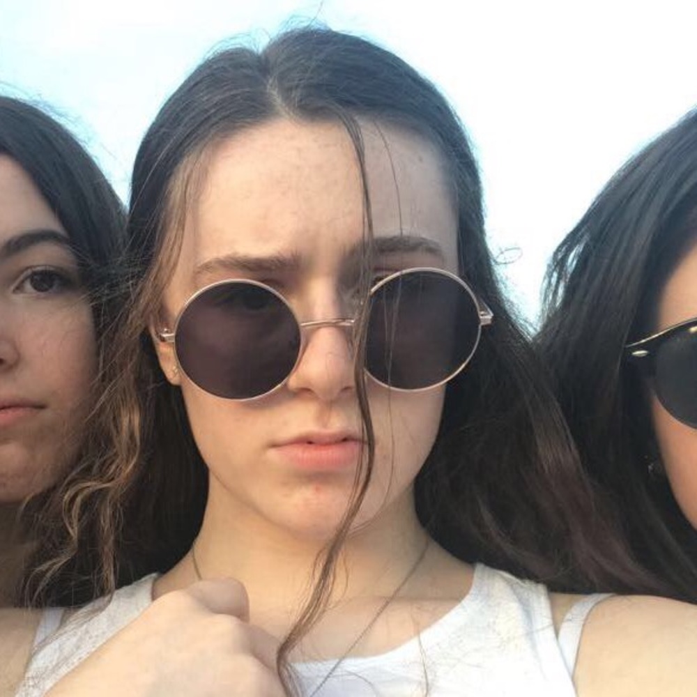 Meet your Posher, Julia